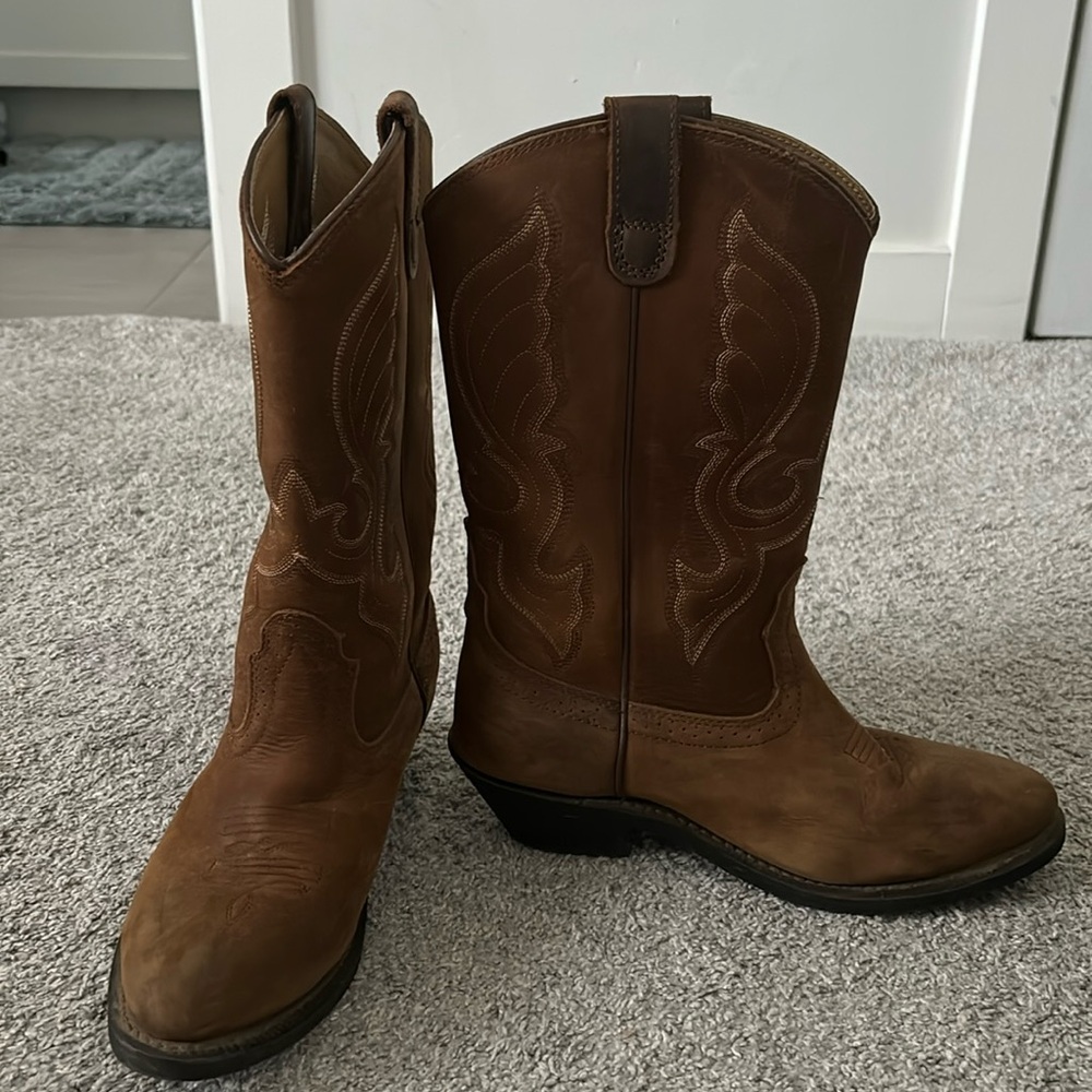 Cowboy boots in great condition!